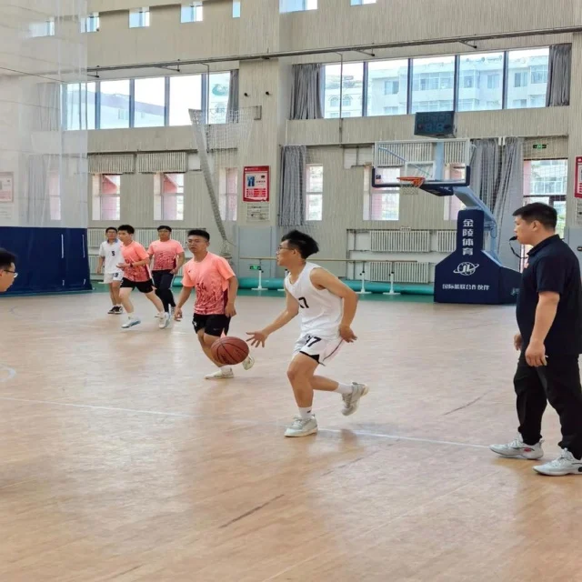 潘展乐突破接力纪录的背后故事与启示